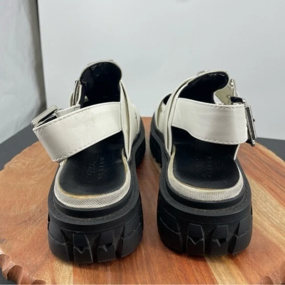 ASOS DESIGN Mako chunky fisherman shoe with buckle detail in white US 6 - Picture 5 of 8